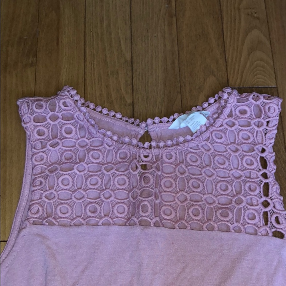 H&M pink sleeveless shirt